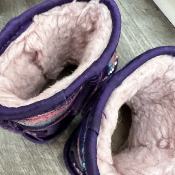 UGG CLASSIC II sequin purple pink toddler boots size 5 - Picture 4 of 5
